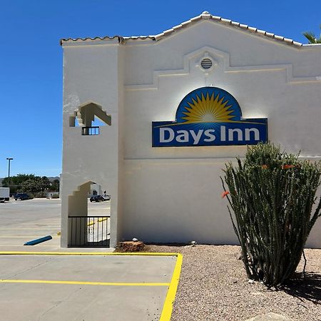 Days Inn By Wyndham Kingman West Экстерьер фото