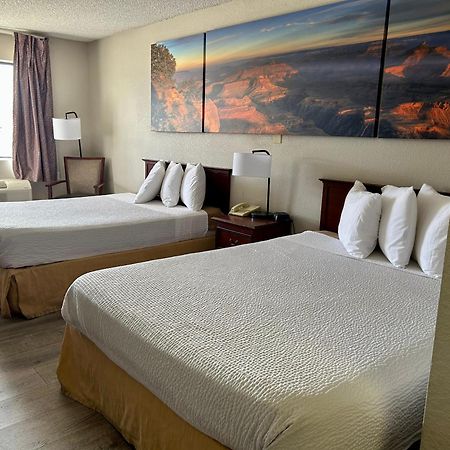Days Inn By Wyndham Kingman West Экстерьер фото