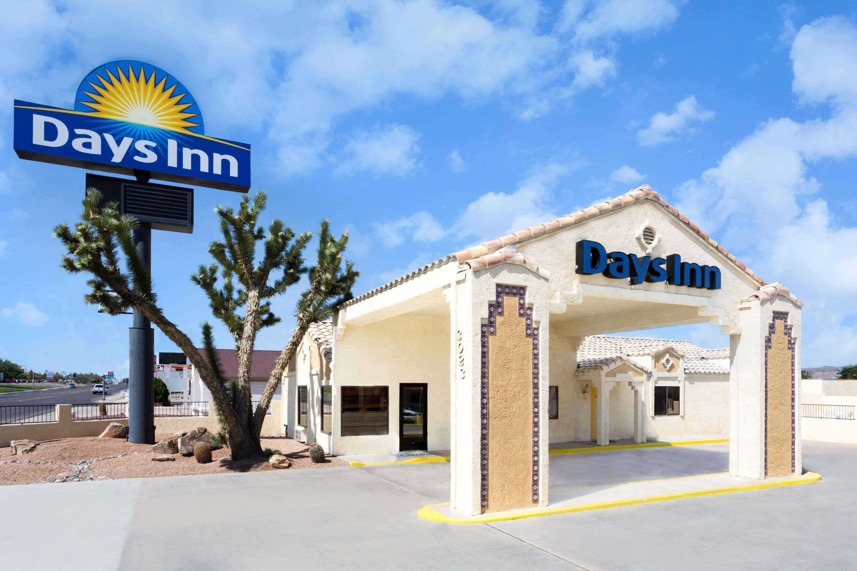 Days Inn By Wyndham Kingman West Экстерьер фото