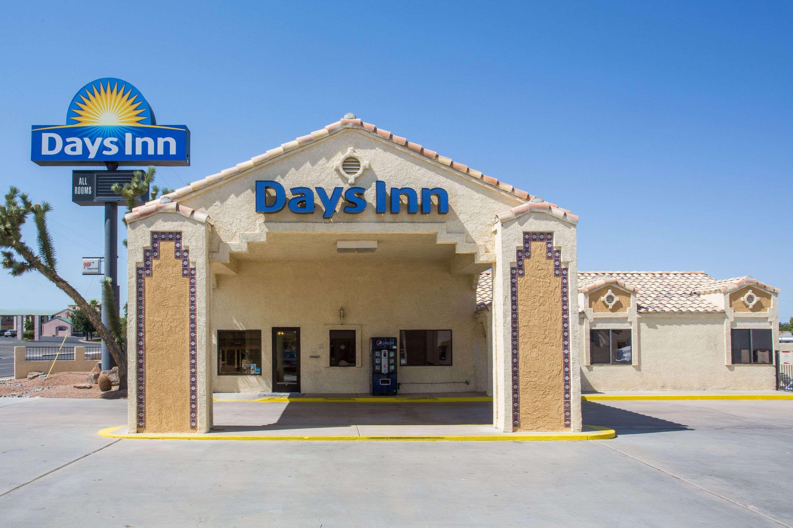Days Inn By Wyndham Kingman West Экстерьер фото
