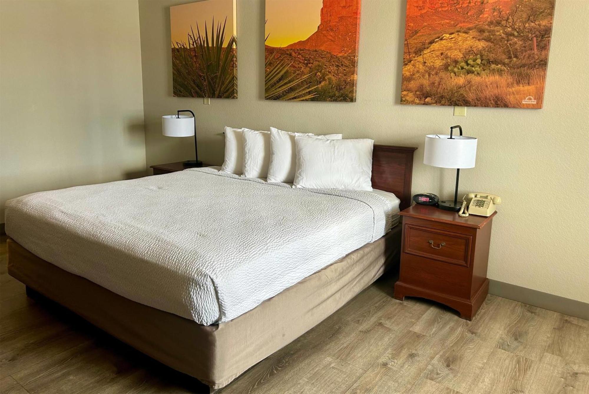 Days Inn By Wyndham Kingman West Экстерьер фото
